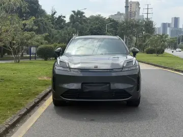 2025 Lynk & Co 08 с пробегом 26 000 км