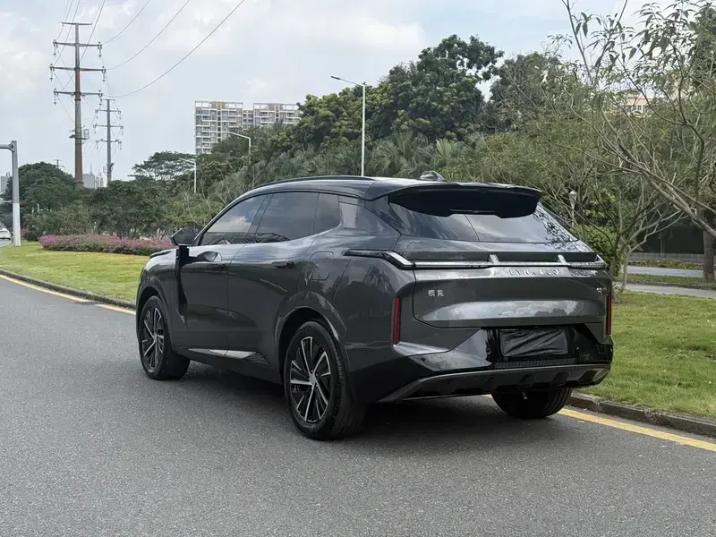 2025 Lynk & Co 08 с пробегом 26 000 км