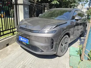 Lynk & Co 08
