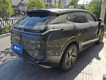 2025 Lynk & Co 08 с пробегом 48 000 км