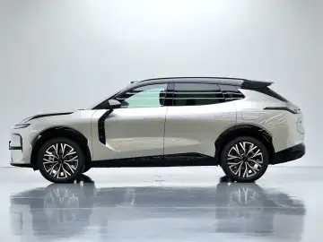 2026 Lynk & Co 08 с пробегом 2 800 км