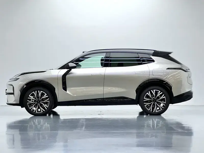 2026 Lynk & Co 08 с пробегом 2 800 км