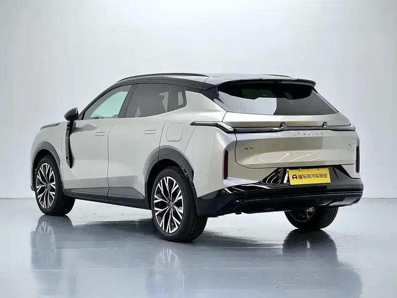 2026 Lynk & Co 08 с пробегом 2 800 км