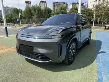 Lynk & Co 08