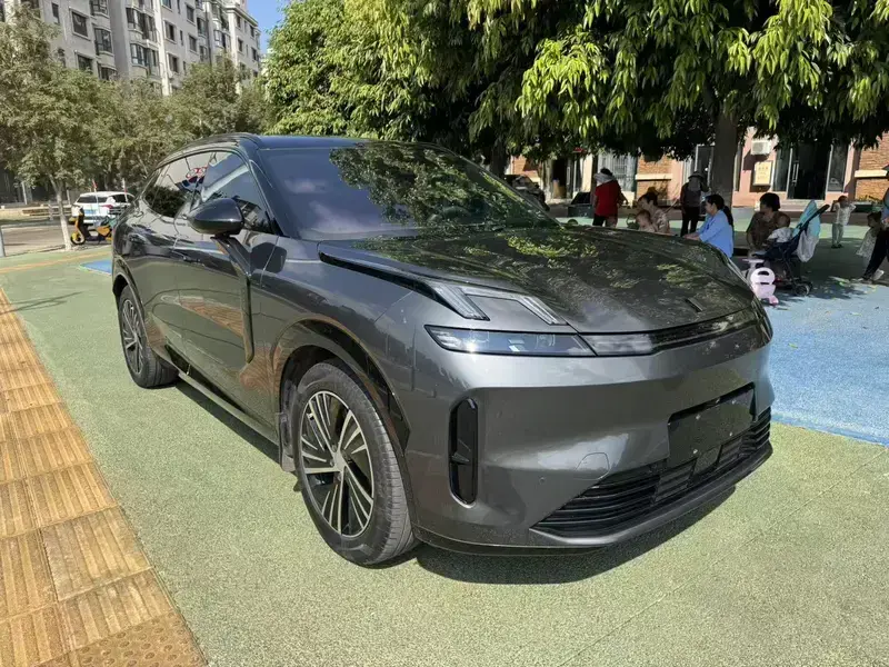 2023 Lynk & Co 08 с пробегом 61 000 км