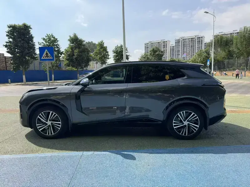 2023 Lynk & Co 08 с пробегом 61 000 км