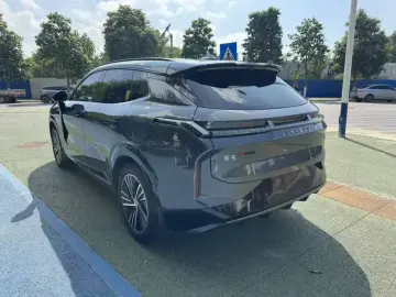 2023 Lynk & Co 08 с пробегом 61 000 км