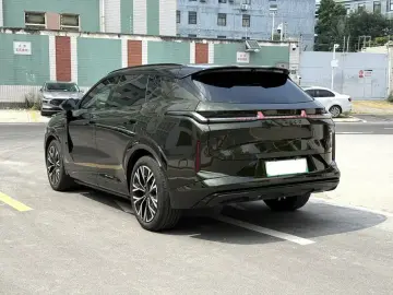 2026 Lynk & Co 08 с пробегом 14 000 км