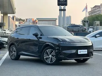 2025 Lynk & Co 08 с пробегом 42 000 км