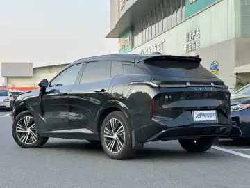 2025 Lynk & Co 08 с пробегом 42 000 км