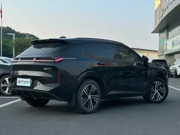 2025 Lynk & Co 08 с пробегом 42 000 км