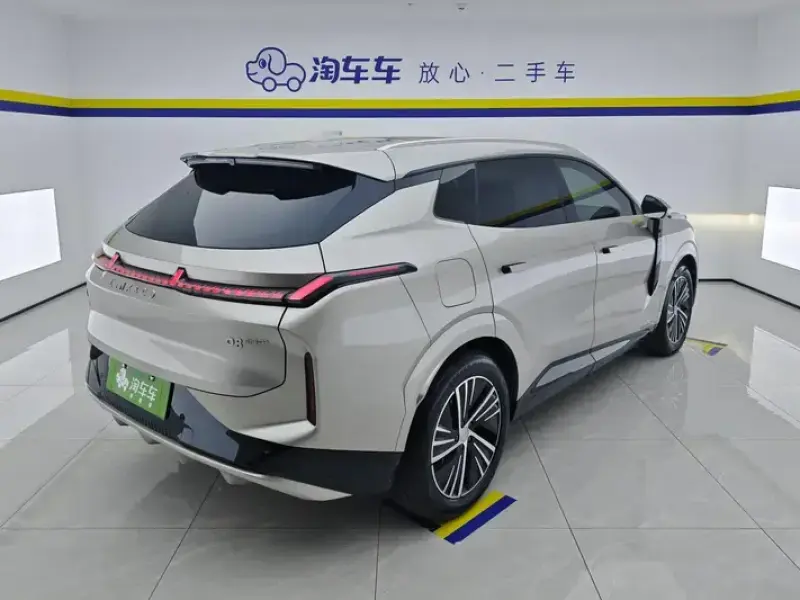 2023 Lynk & Co 08 с пробегом 46 000 км