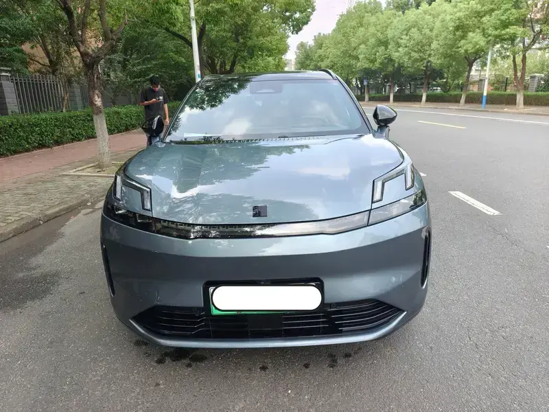 2025 Lynk & Co 08 с пробегом 29 000 км