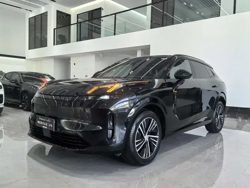 2023 Lynk & Co 08 с пробегом 40 000 км