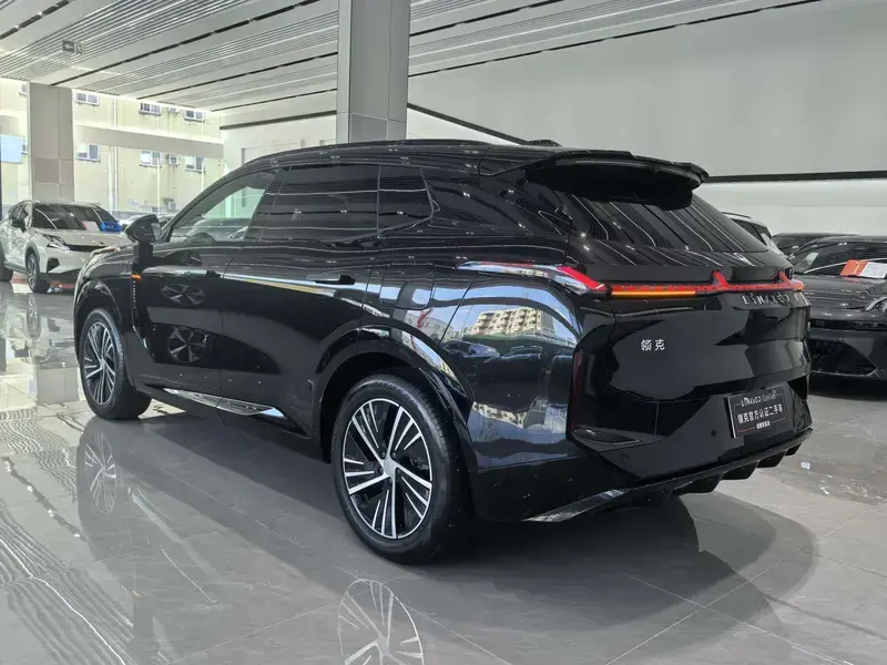 2023 Lynk & Co 08 с пробегом 40 000 км