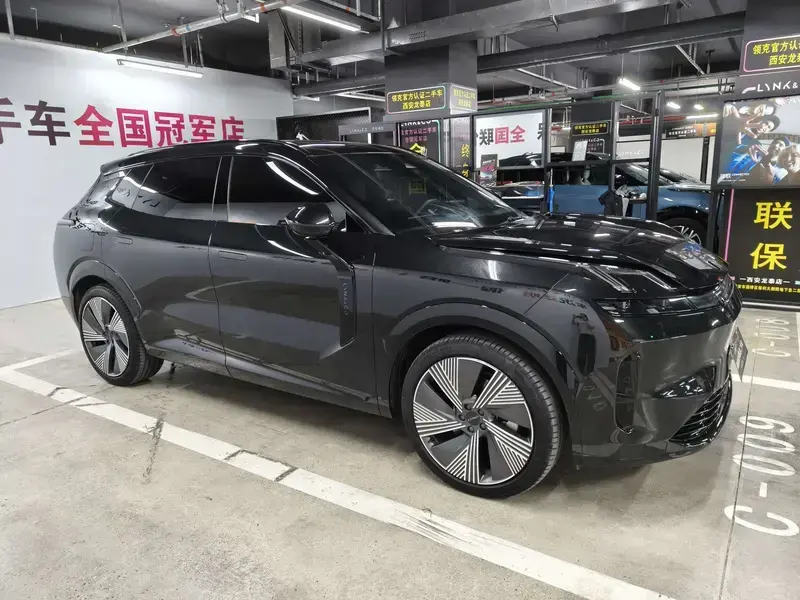 2023 Lynk & Co 08 с пробегом 24 000 км