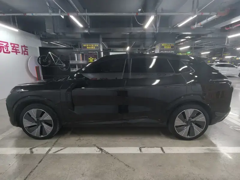 2023 Lynk & Co 08 с пробегом 24 000 км