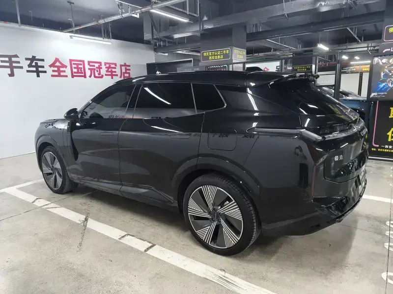 2023 Lynk & Co 08 с пробегом 24 000 км