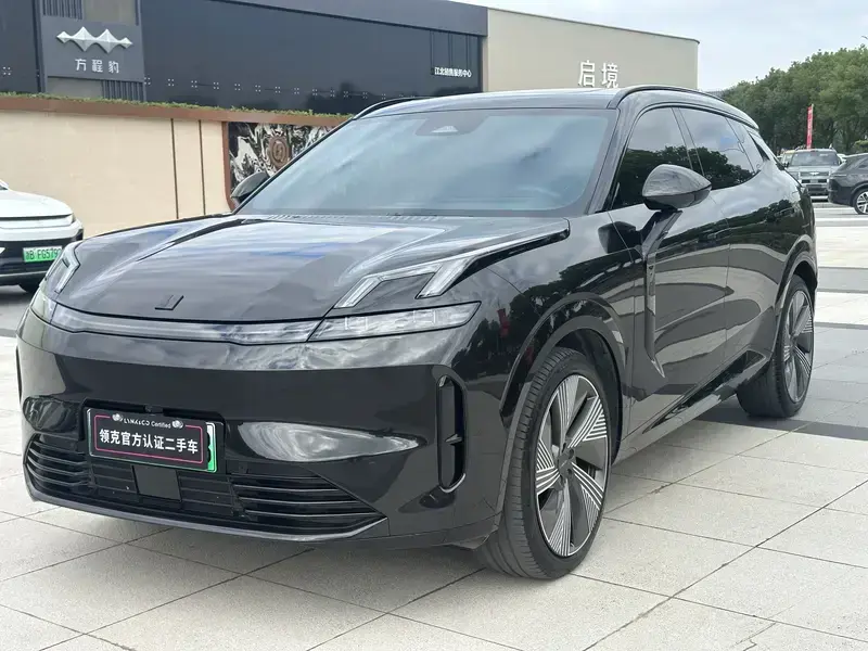 2023 Lynk & Co 08 с пробегом 40 000 км