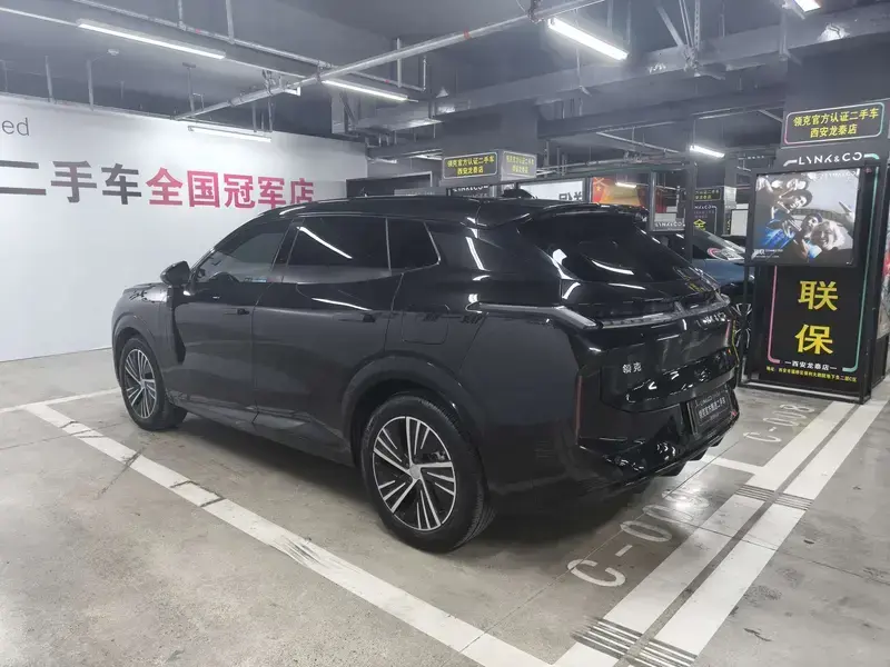2023 Lynk & Co 08 с пробегом 26 000 км