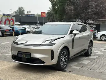 Lynk & Co 08