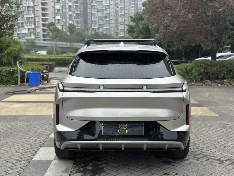 2023 Lynk & Co 08 с пробегом 77 000 км