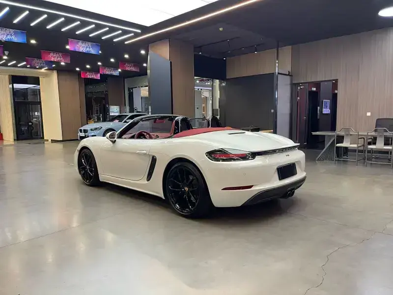 2023 Porsche 718 Spyder с пробегом 3 000 км
