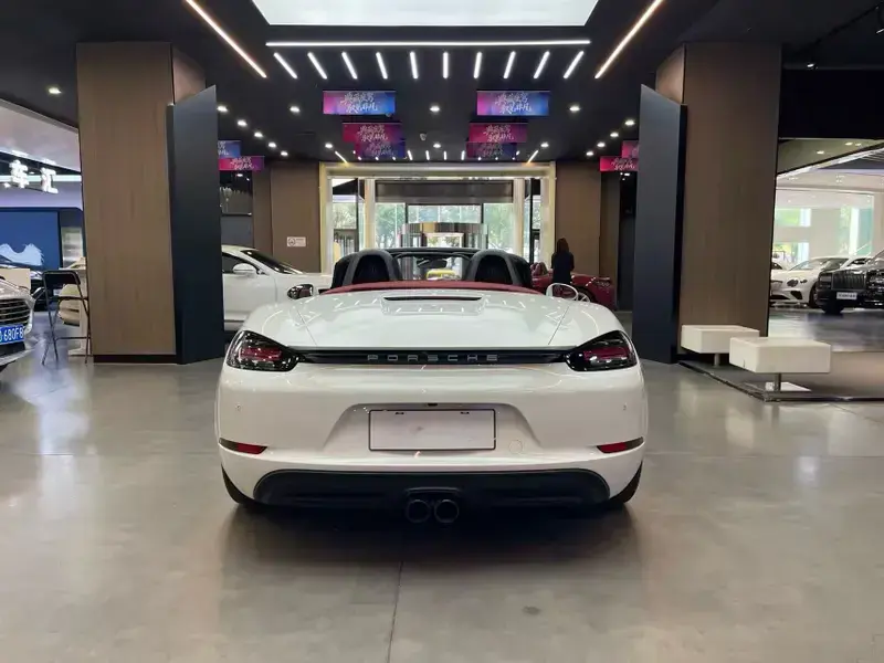2023 Porsche 718 Spyder с пробегом 5 000 км