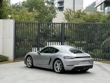 2023 Porsche 718 Spyder с пробегом 61 000 км