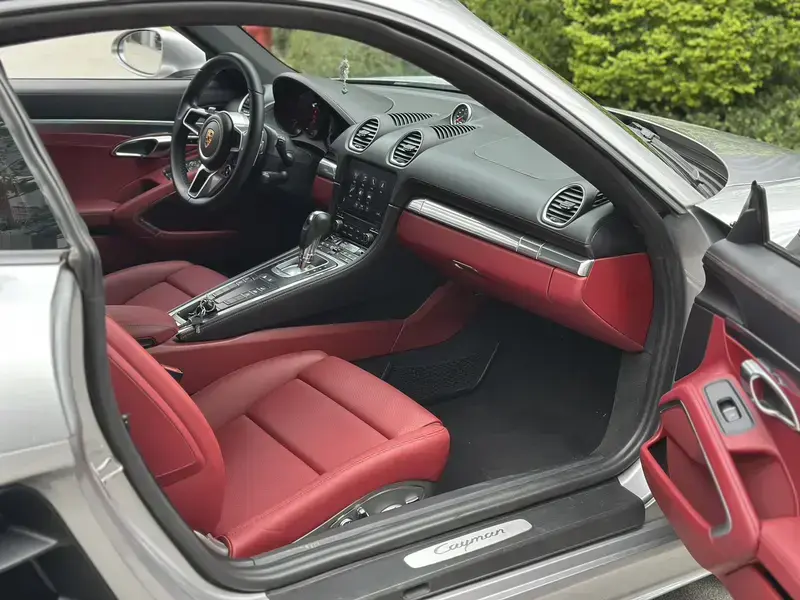 2023 Porsche 718 Spyder с пробегом 61 000 км