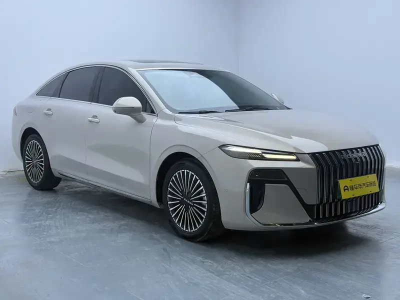 2025 Roewe M7 с пробегом 22 700 км