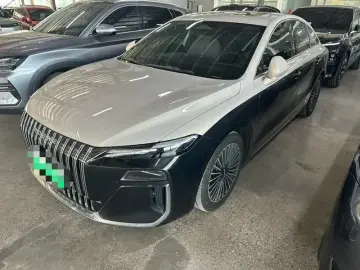 2025 Roewe M7 с пробегом 23 000 км