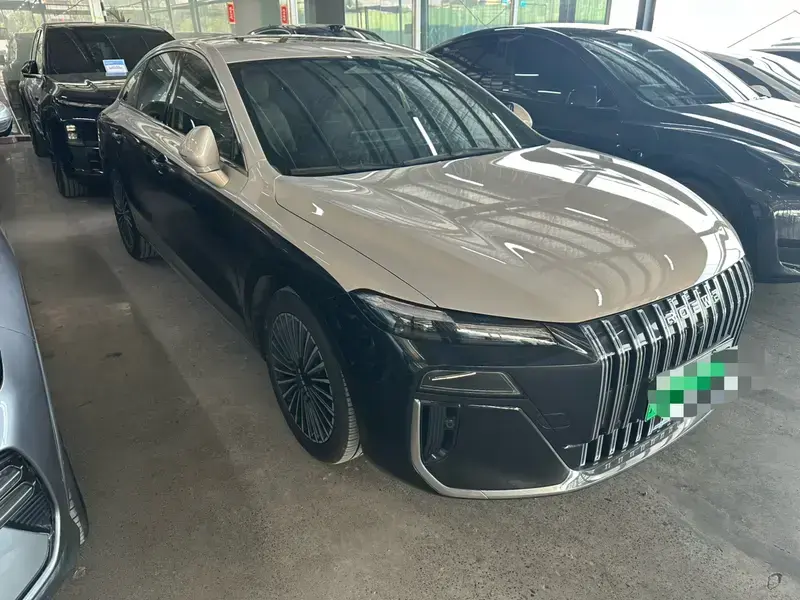 2025 Roewe M7 с пробегом 23 000 км