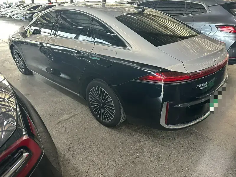 2025 Roewe M7 с пробегом 23 000 км
