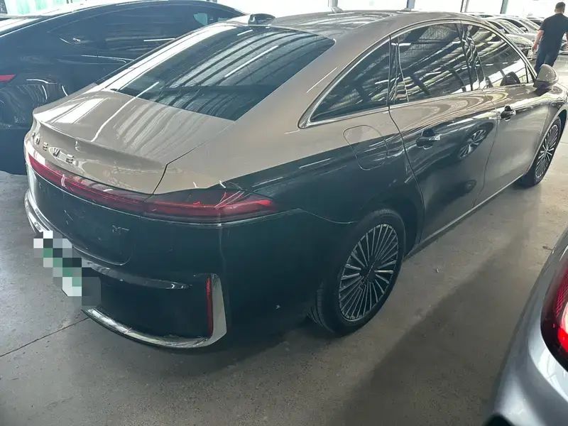 2025 Roewe M7 с пробегом 23 000 км