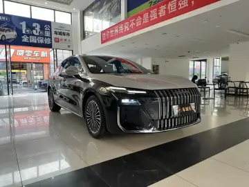 2025 Roewe M7 с пробегом 6 000 км