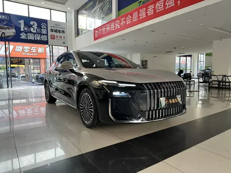 2025 Roewe M7 с пробегом 6 000 км