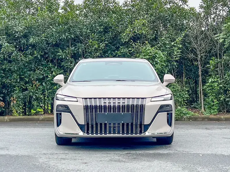 2025 Roewe M7 с пробегом 3 800 км