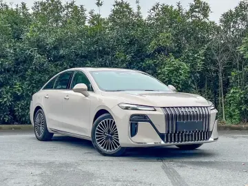2025 Roewe M7 с пробегом 3 800 км