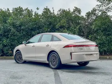 2025 Roewe M7 с пробегом 3 800 км