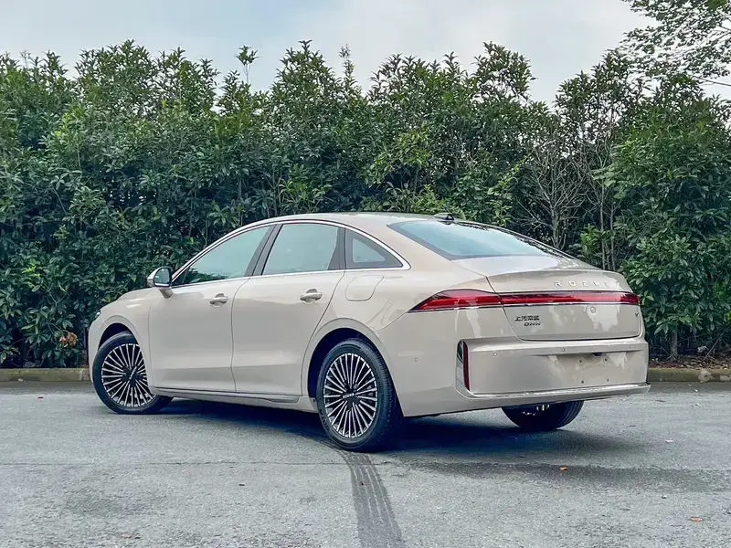 2025 Roewe M7 с пробегом 3 800 км