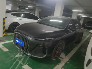 Roewe M7