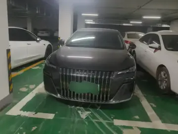 2025 Roewe M7 с пробегом 25 000 км