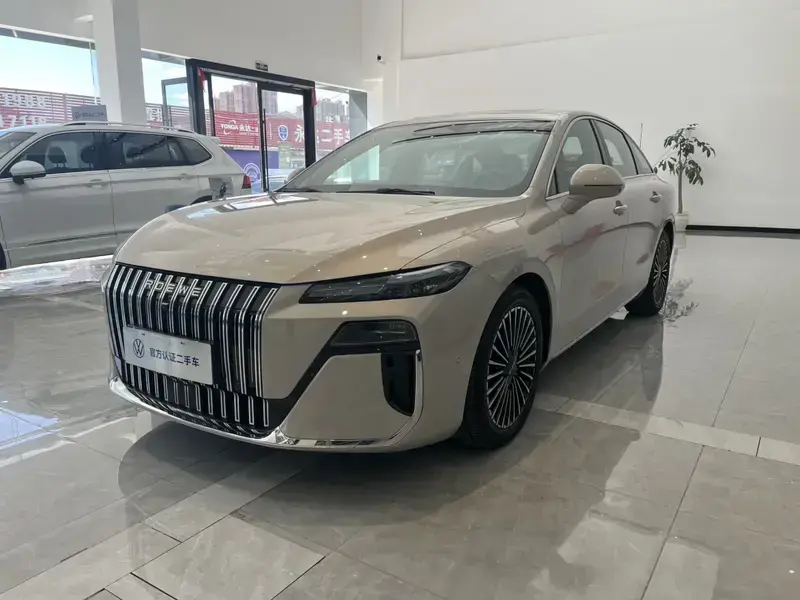 2025 Roewe M7 с пробегом 10 000 км