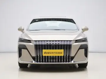 2025 Roewe M7 с пробегом 7 700 км