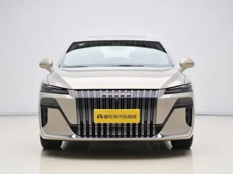 2025 Roewe M7 с пробегом 7 700 км