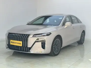 Roewe M7