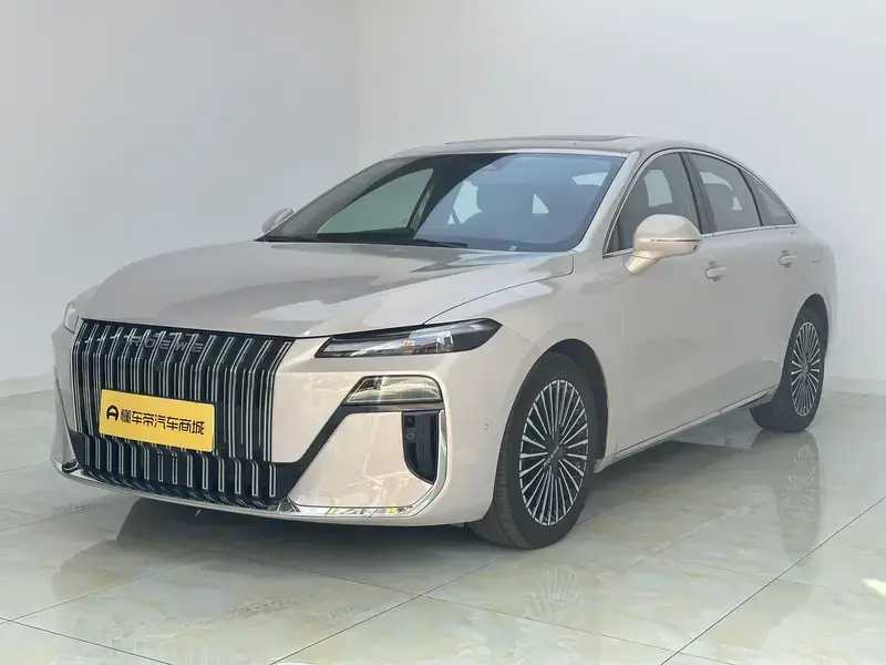 2025 Roewe M7 с пробегом 16 300 км