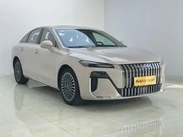 2025 Roewe M7 с пробегом 16 300 км