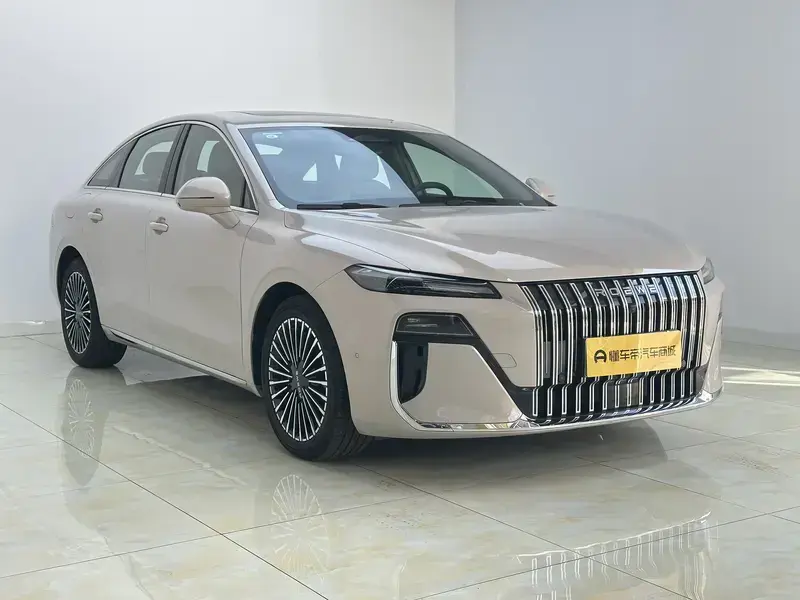 2025 Roewe M7 с пробегом 16 300 км
